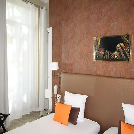 Regina Boutique Hotel 3*