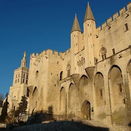 Regina Boutique 3* Avignon